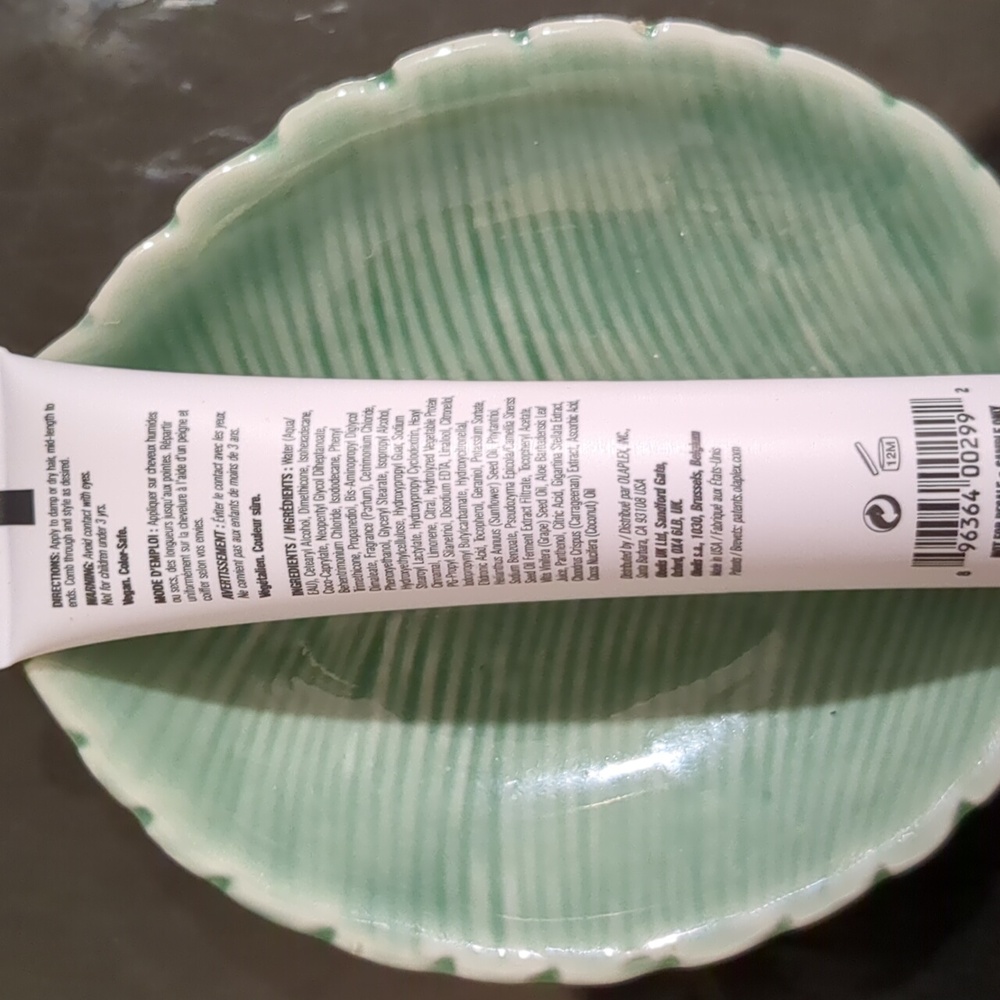 Leave In Styling Treatment - Picture 2 of 3